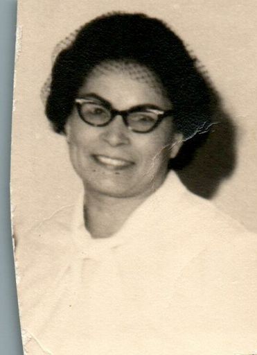 Isabel O. Gonzalez photo gallery thumbnail 2 of 49