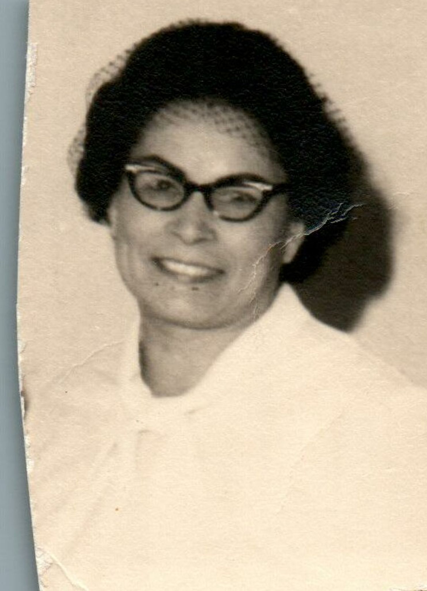 Isabel O. Gonzalez photo gallery image 2 of 49