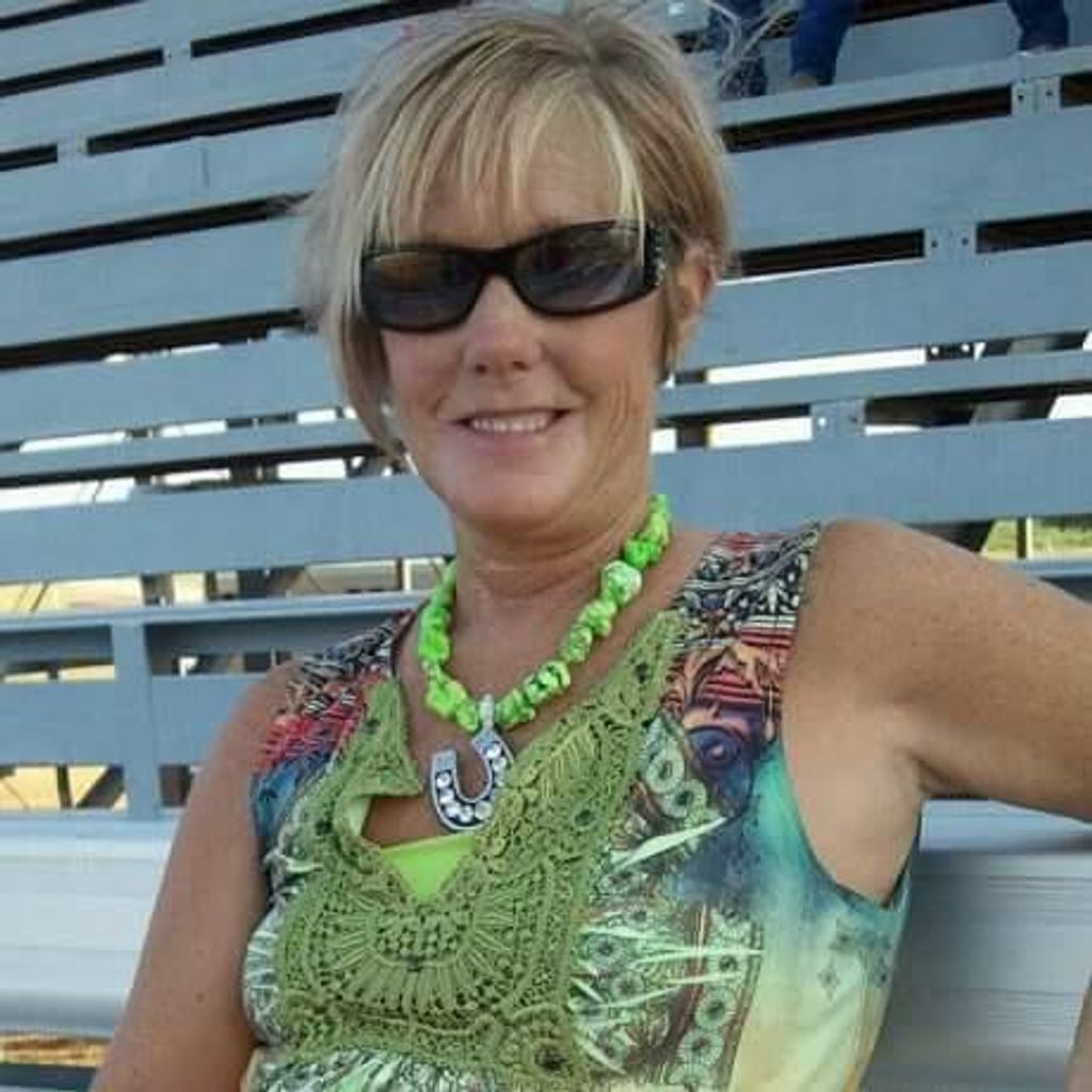 Cyndy  R Lee