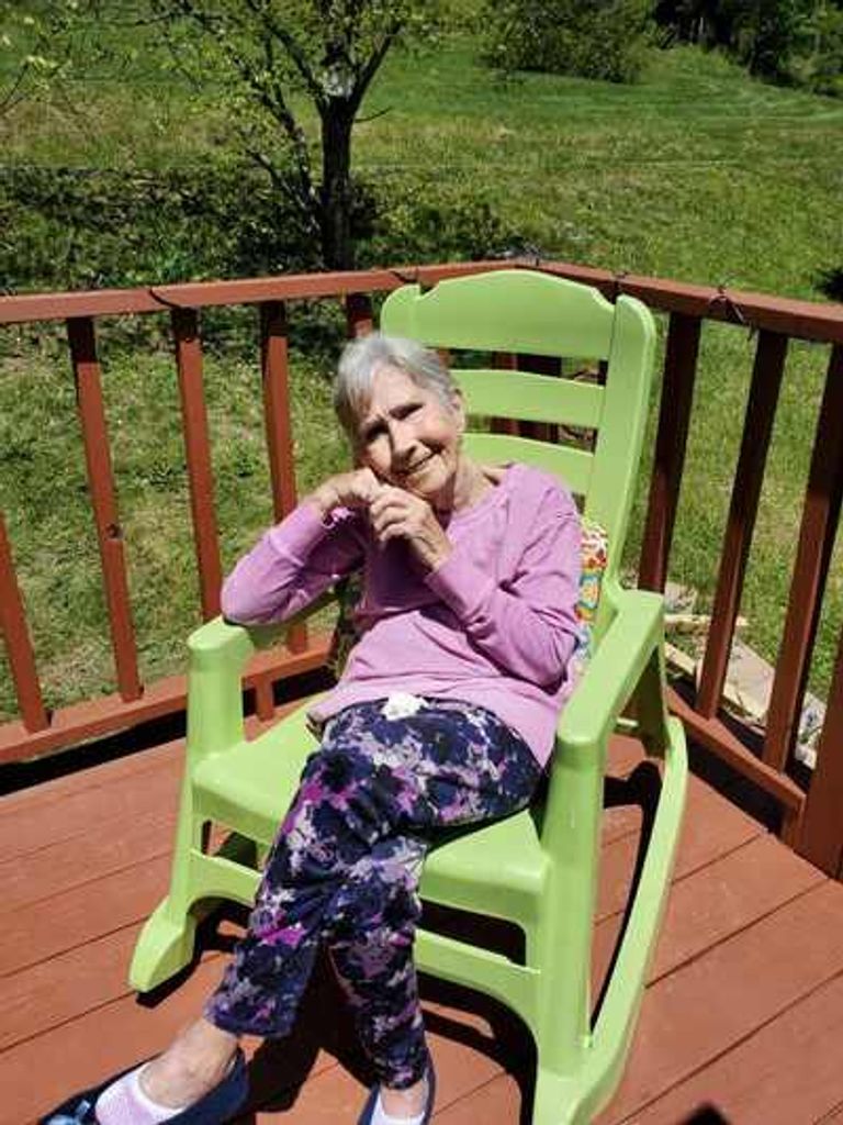 Loretta Lee Bond Profile Photo