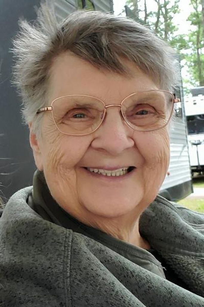 Geraldine Lee Reynolds Profile Photo