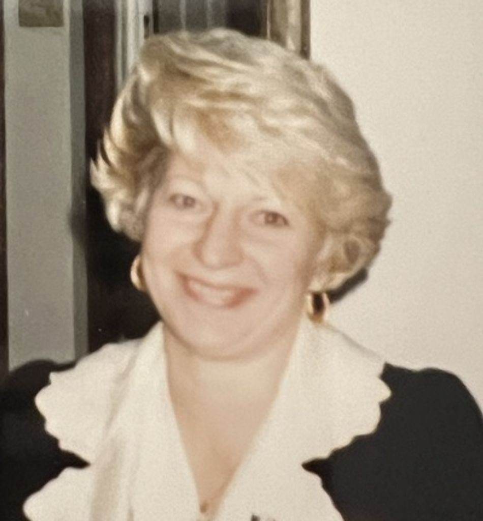 Elizabeth Bender Profile Photo