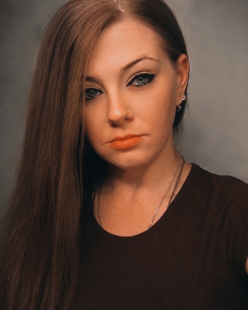 Angela Hazelwood Profile Photo