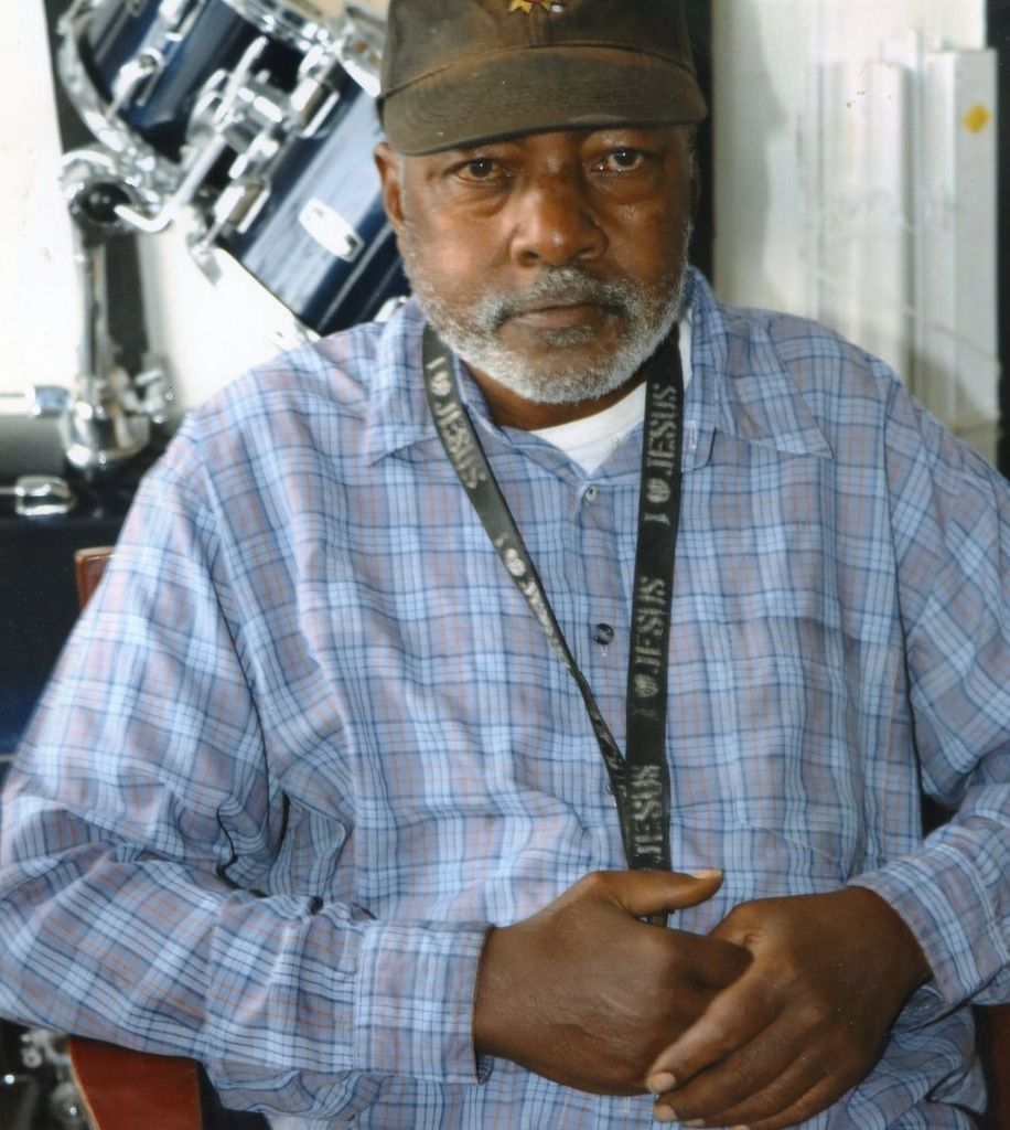 Johnnie Lee Devauld