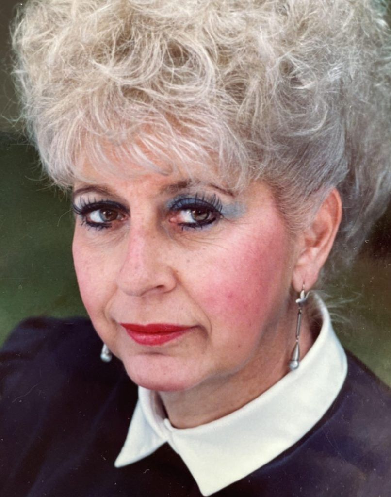Maria De Los Angeles Dueñas