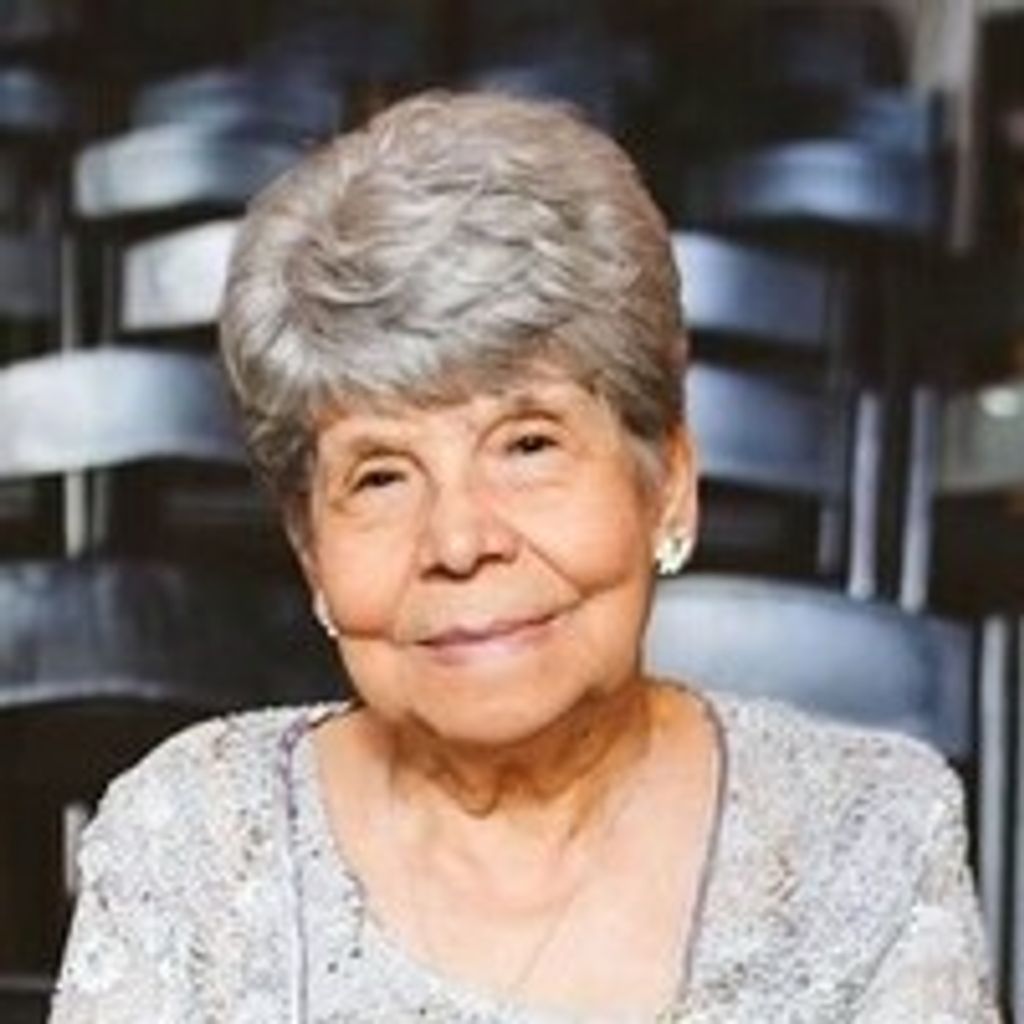 Leonor Flores