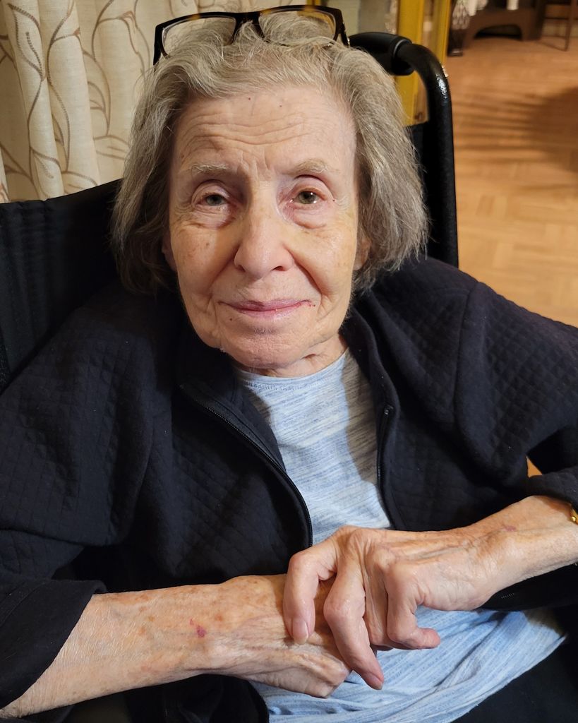 Renee Manzione