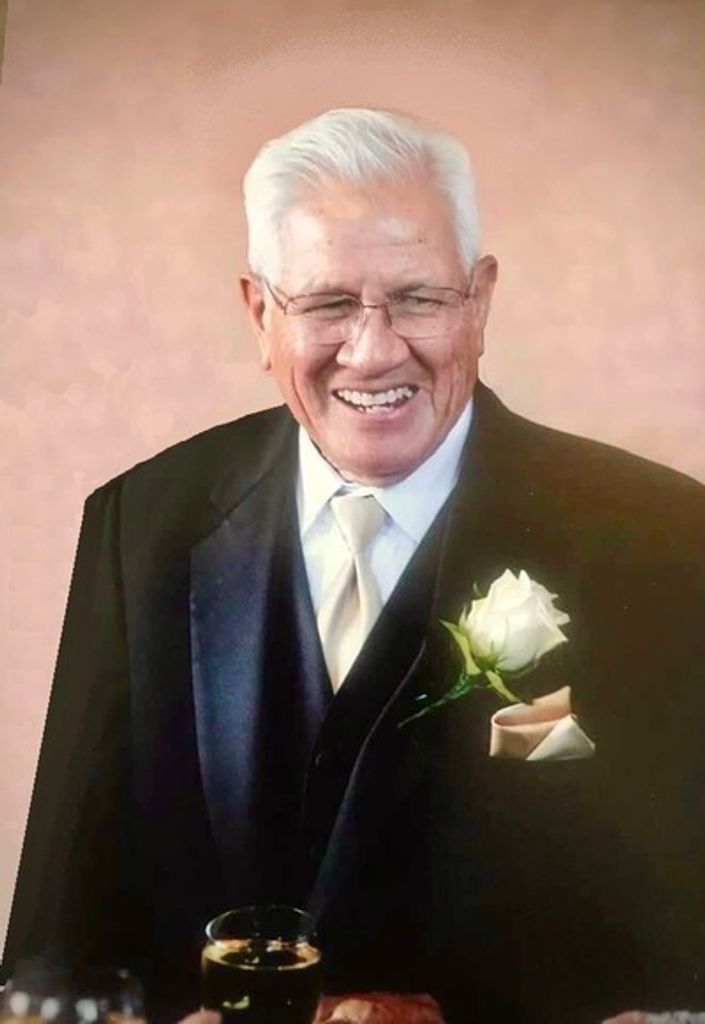 Mike C. Pérez Profile Photo