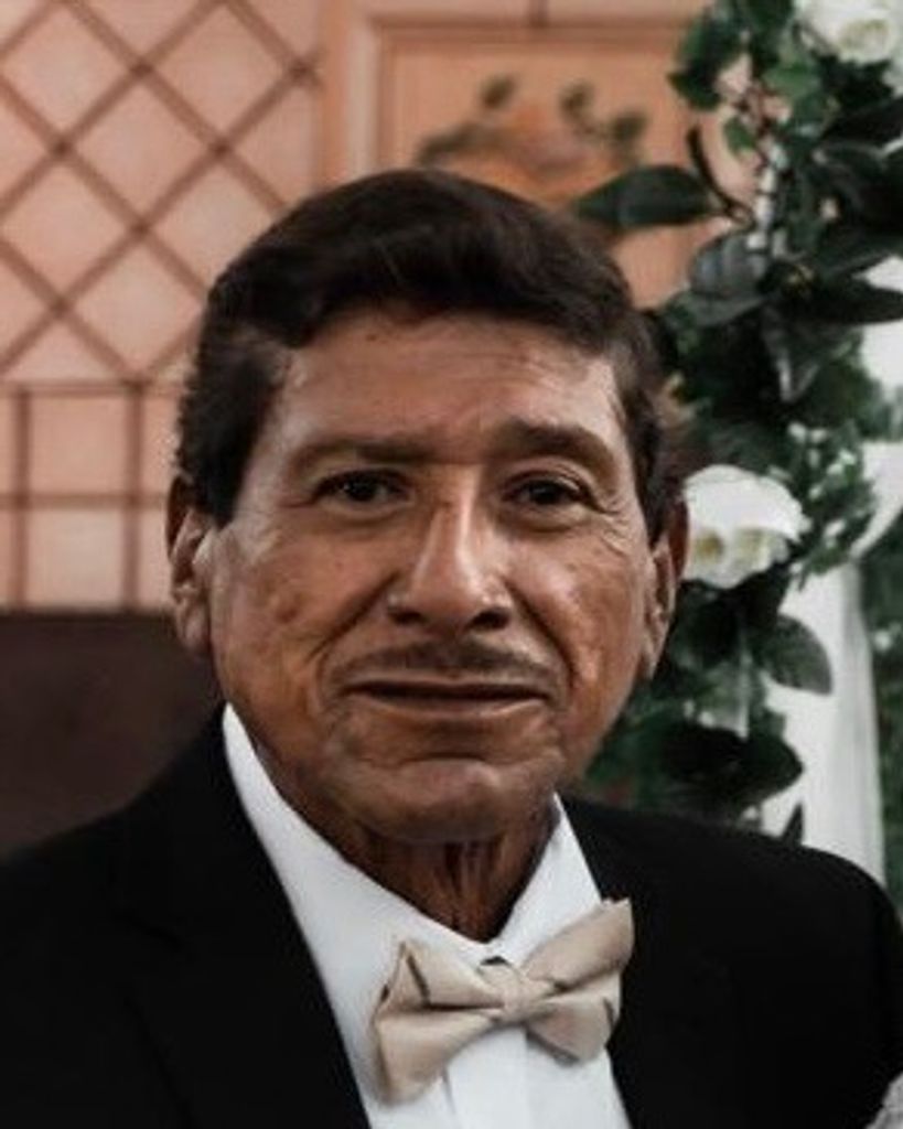 Anselmo Molina Profile Photo