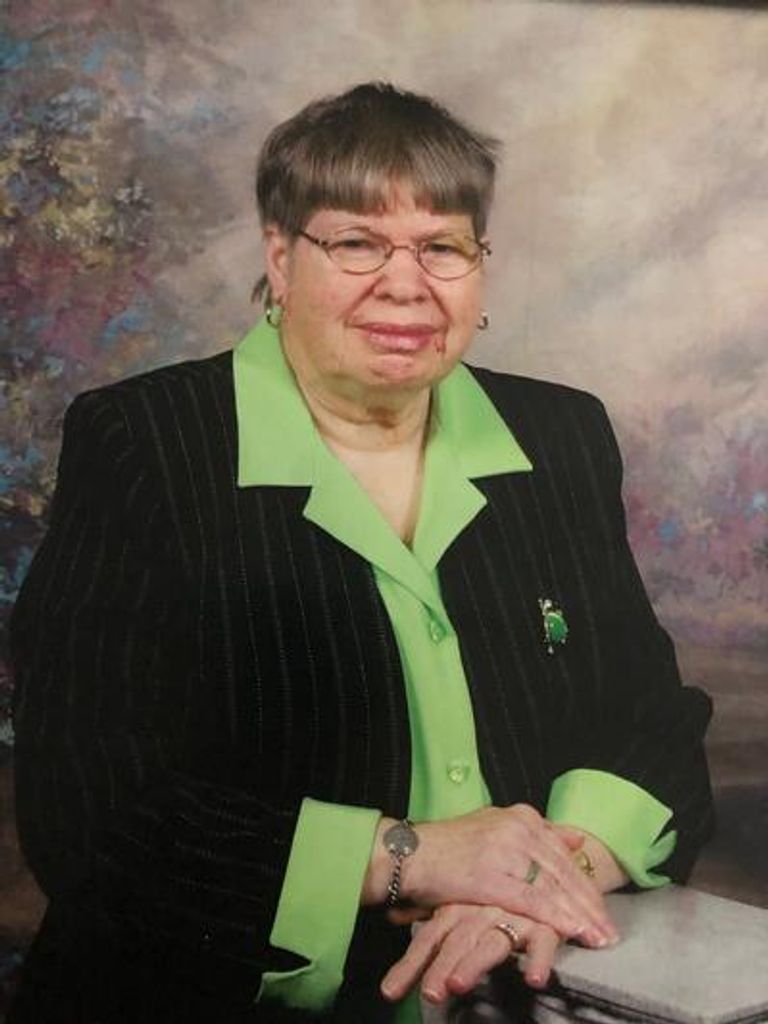 Dagmar Crosby Profile Photo