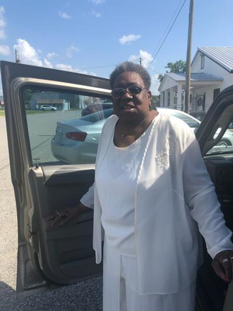 Ms. Elizabeth Harris Profile Photo