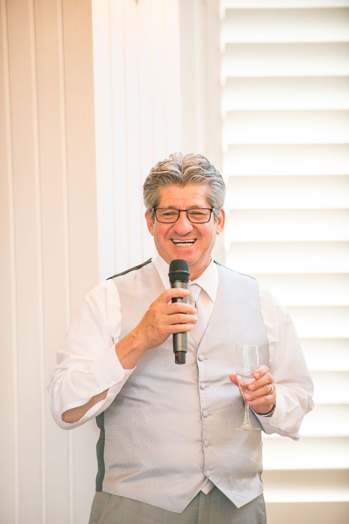 Angelo Oswald Mora Profile Photo