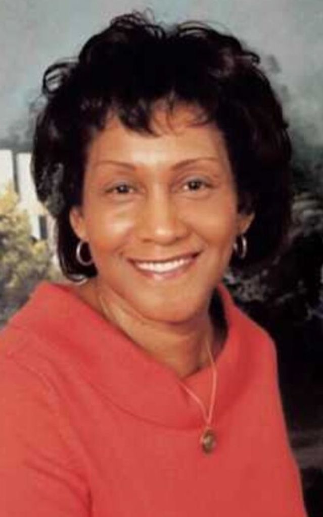 Mrs. Helen Thomas Profile Photo