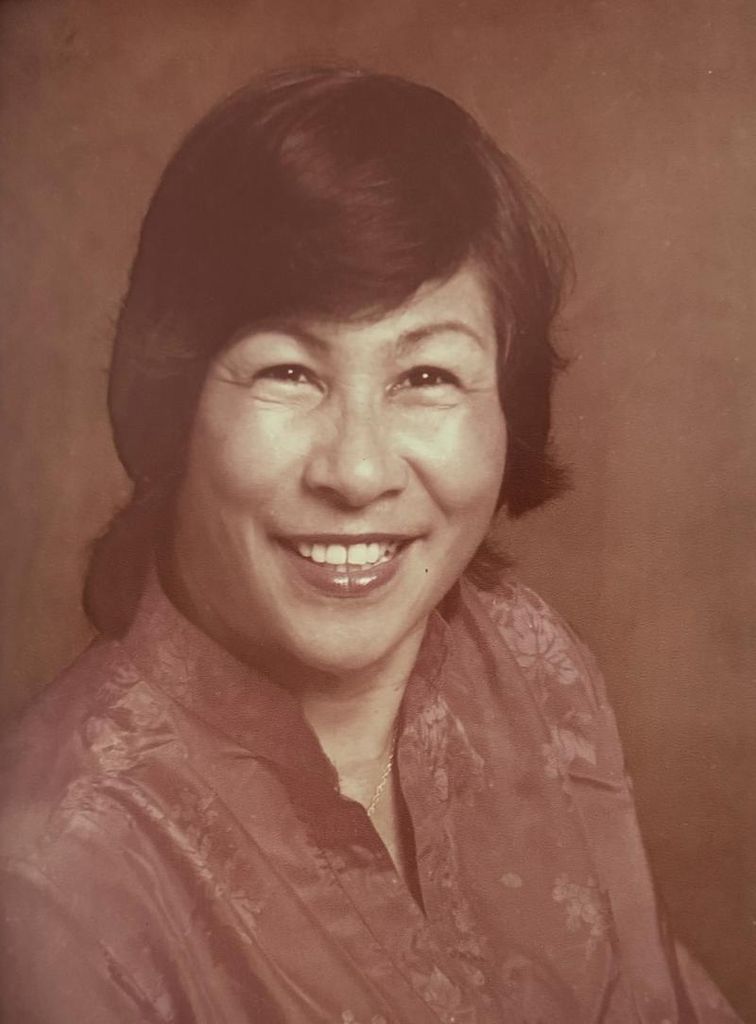 Daisy Holung