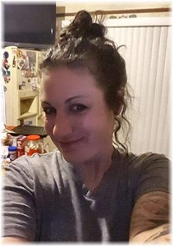 Elizabeth Stoke Profile Photo