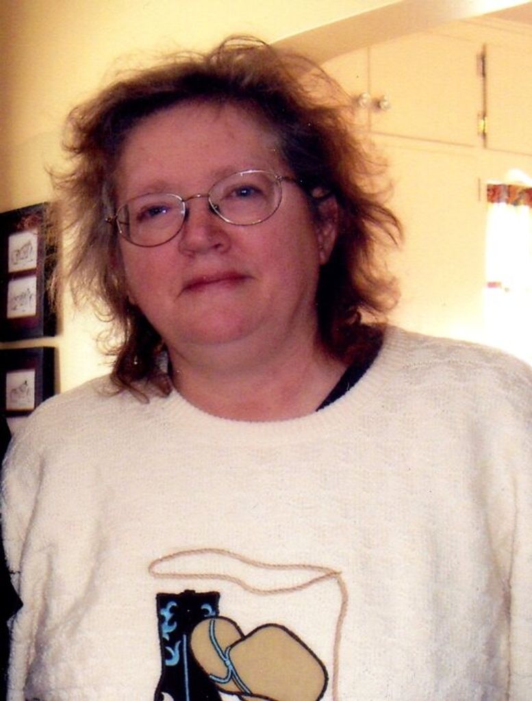 Laurie Lynn (Martens)  Staples Profile Photo