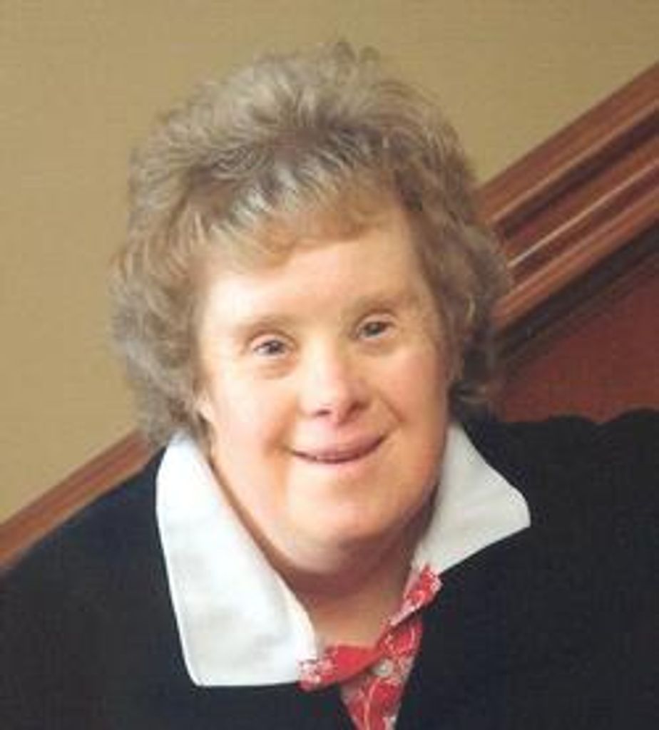 Lottie Kunz Profile Photo