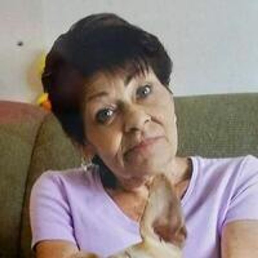 Nadine Chariott Profile Photo