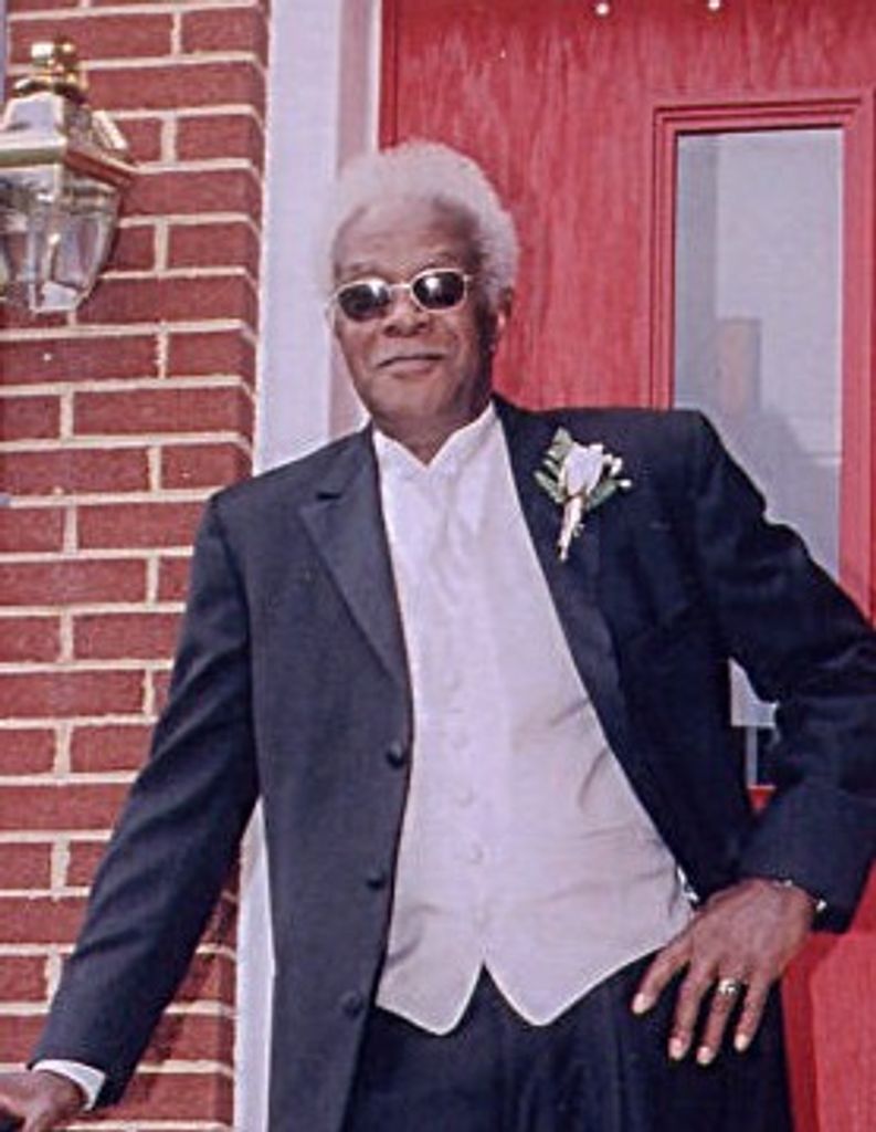 Eunasy Tee Mccain, Sr.