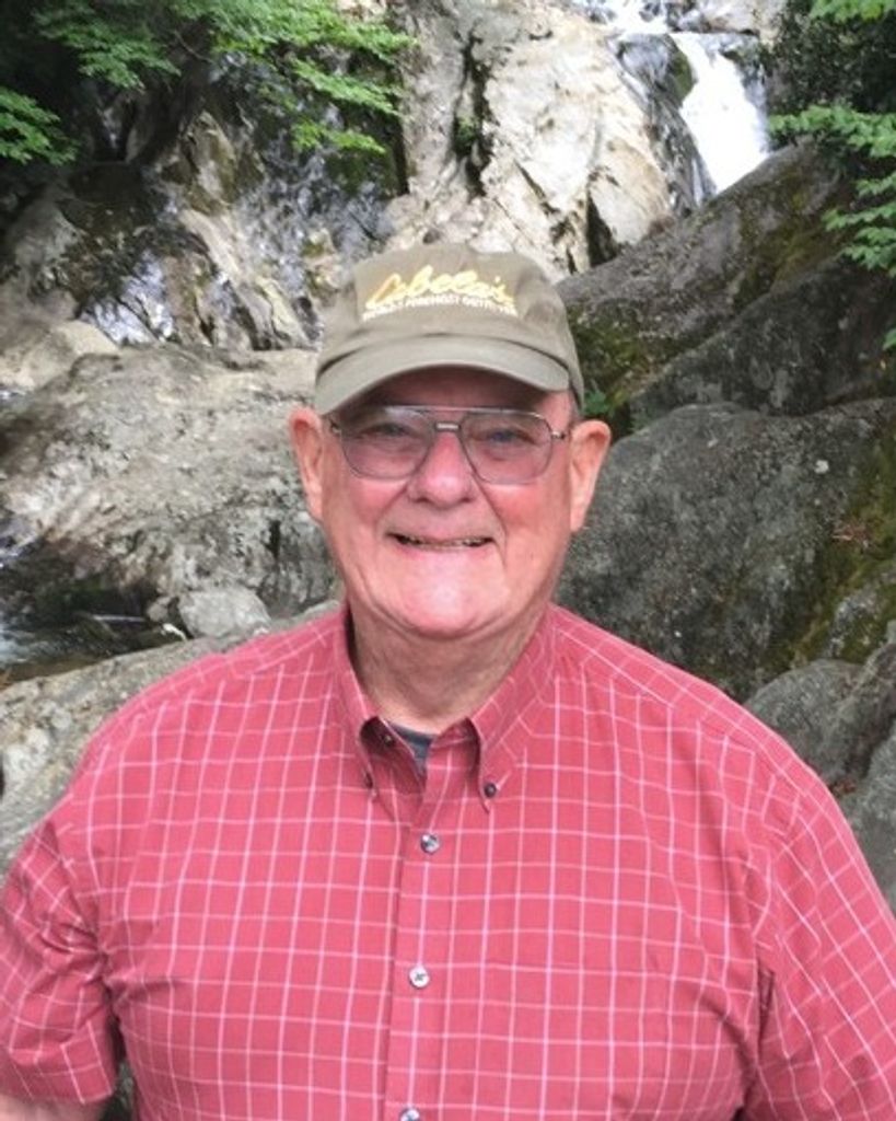 Robert Armstrong Profile Photo