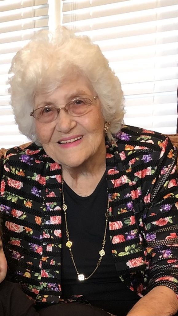 Lucy Caviness Profile Photo