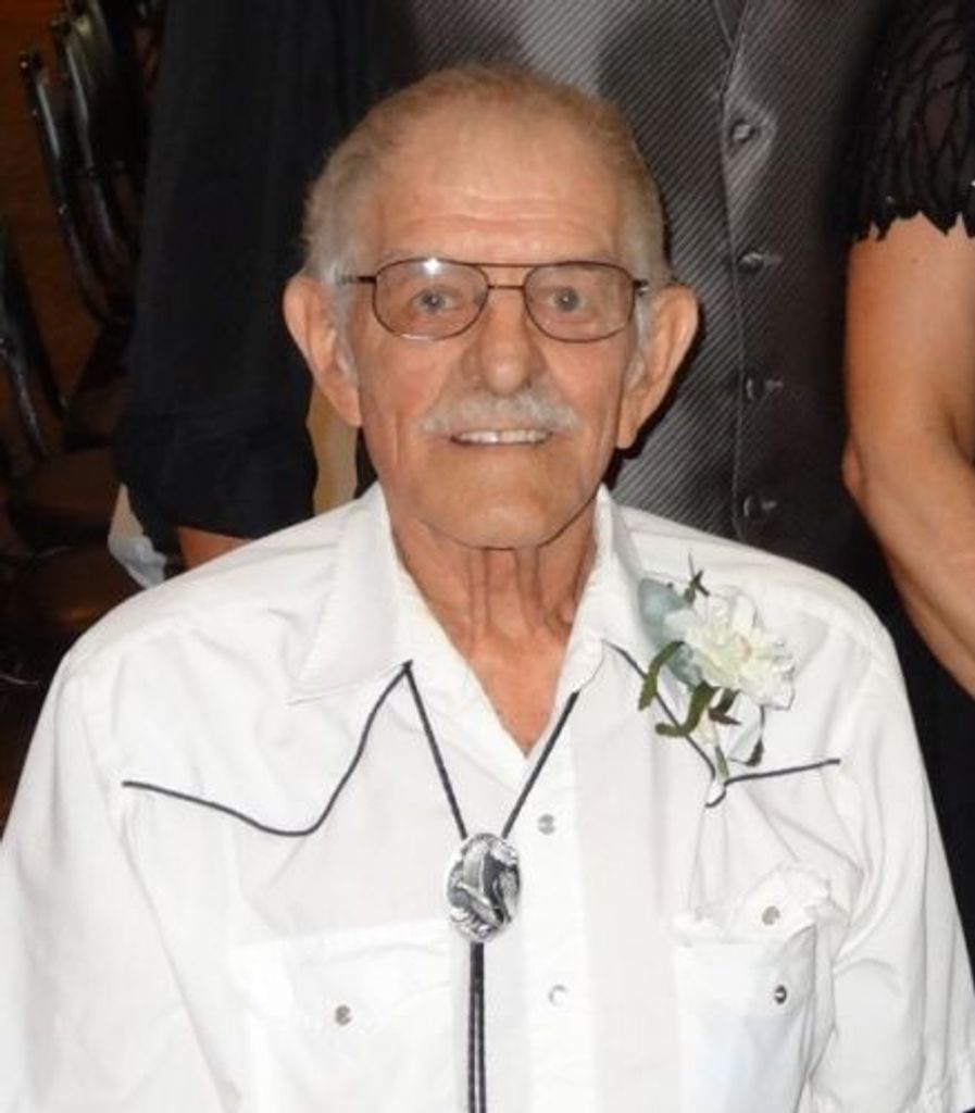 Leander "Lee" Bieniek