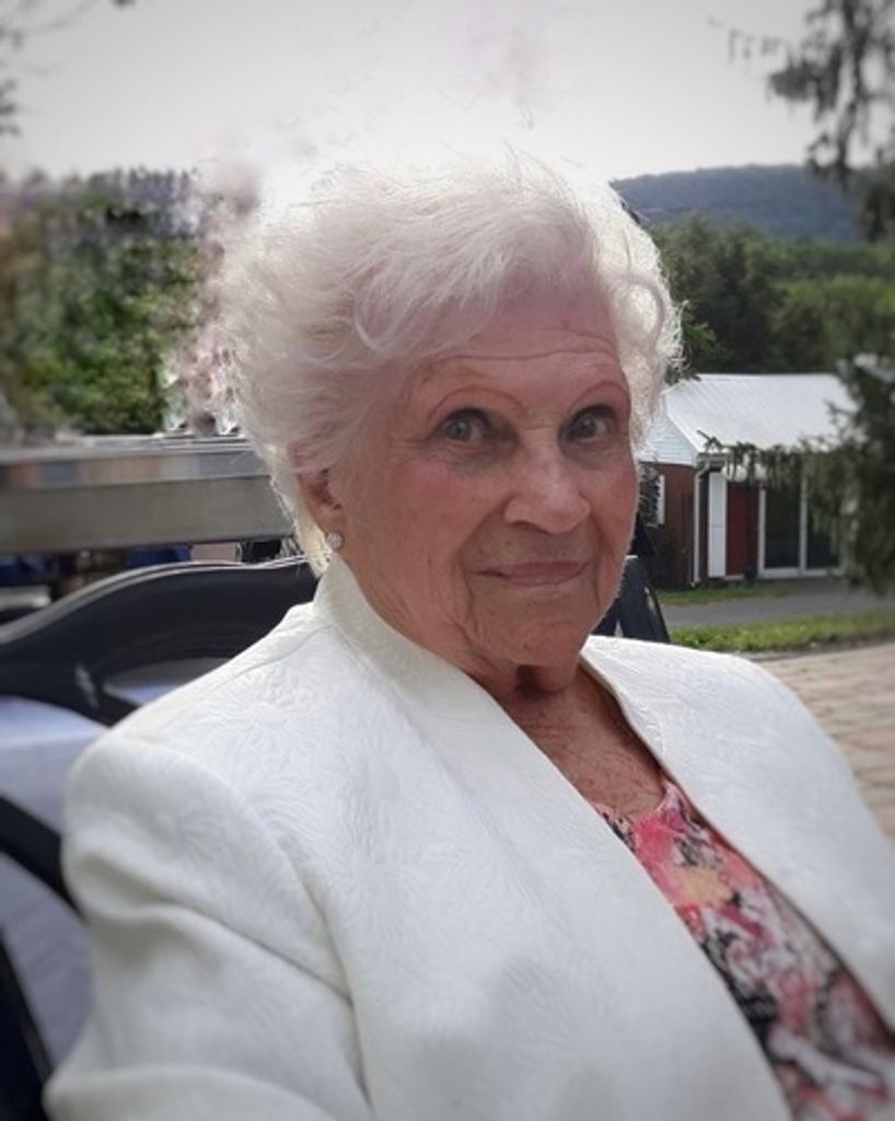 Jannis Louise Masimore