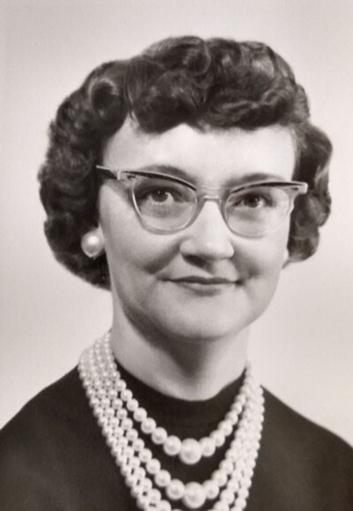 Polly H Deslandes Profile Photo