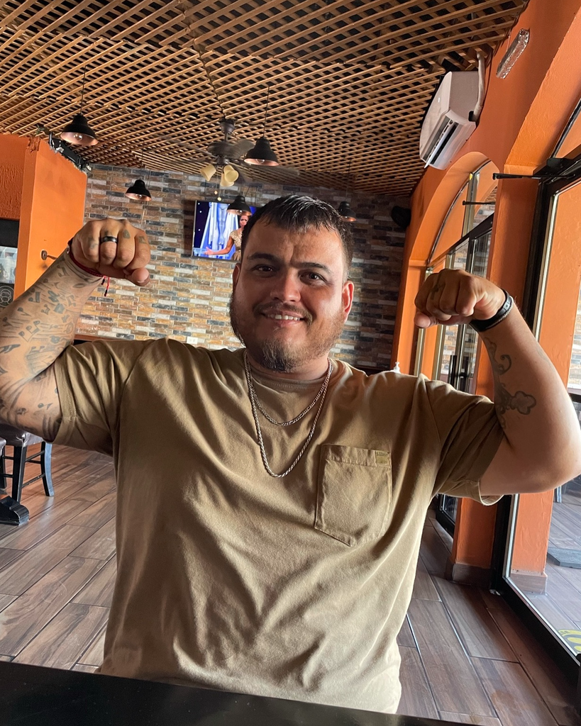 Carlos De La Cruz Profile Photo