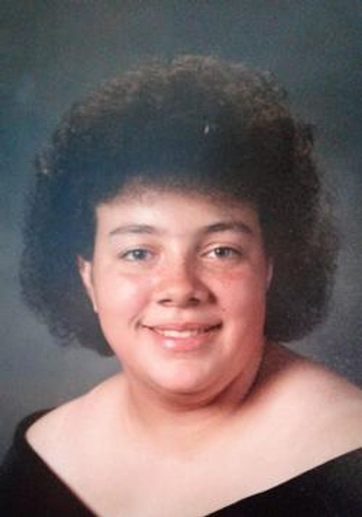 Sarina Danese Skidmore Profile Photo