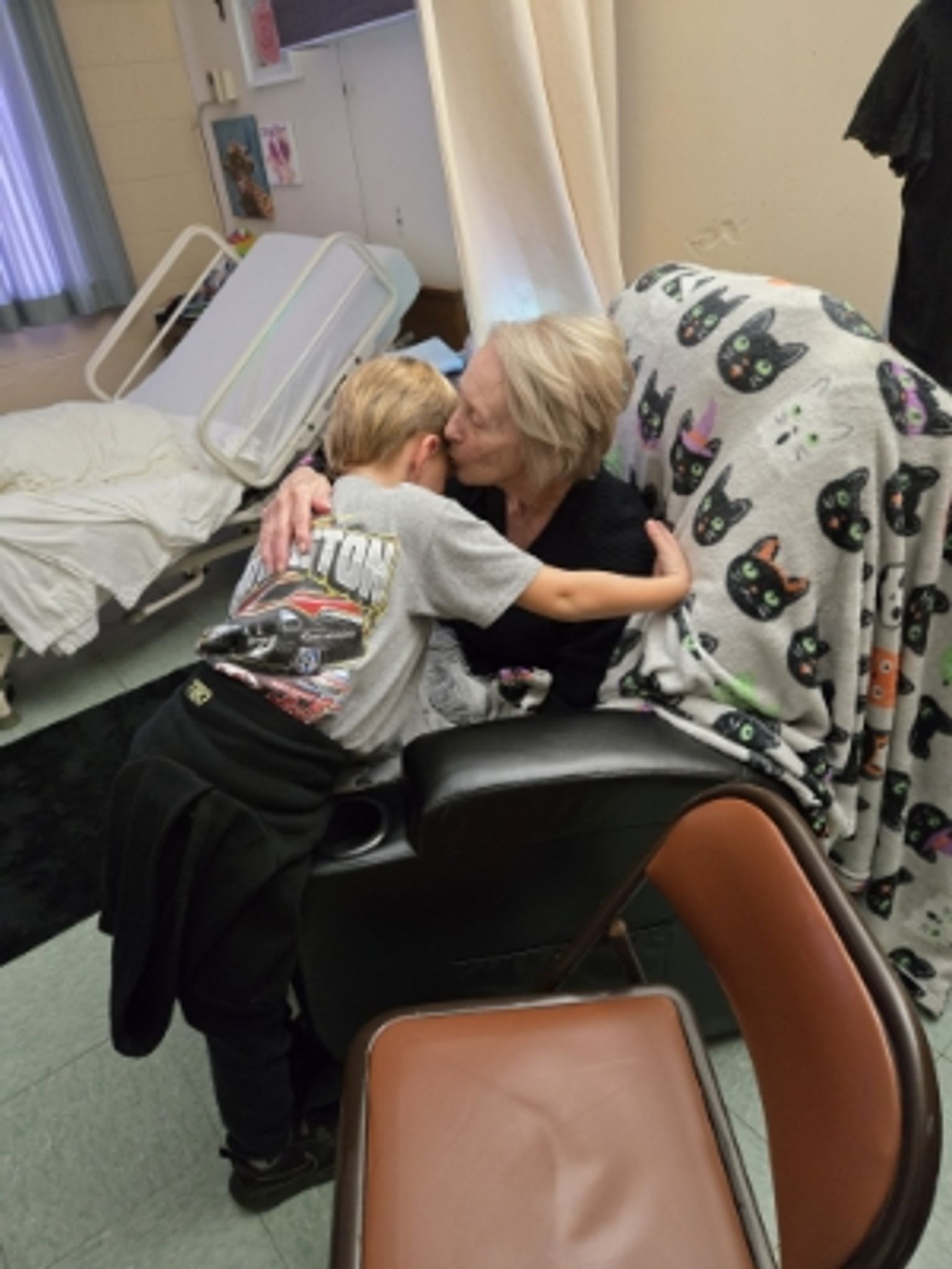 Elayne Marie Sivertsen photo gallery image 1 of 2