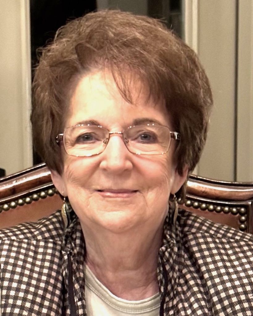 Carolyn Russell White Profile Photo