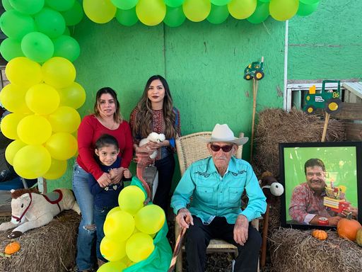 Santos Valdez Sr. photo gallery thumbnail 48 of 151