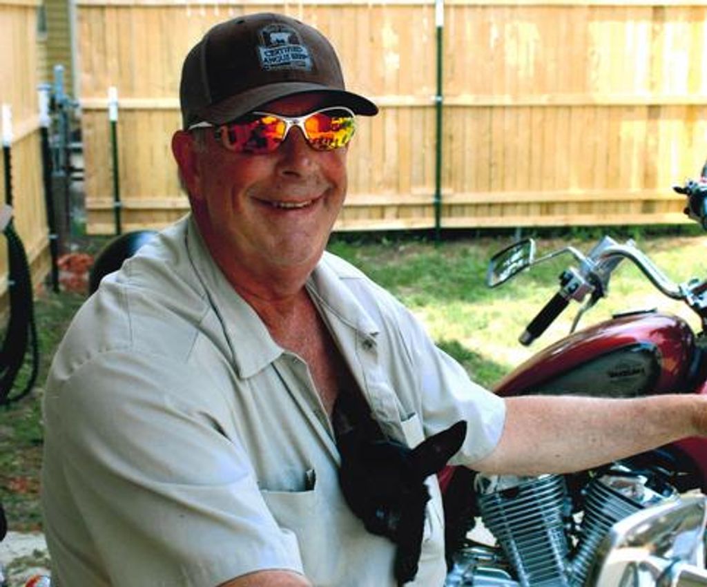 Howard "Tommy" T. Hacht Profile Photo