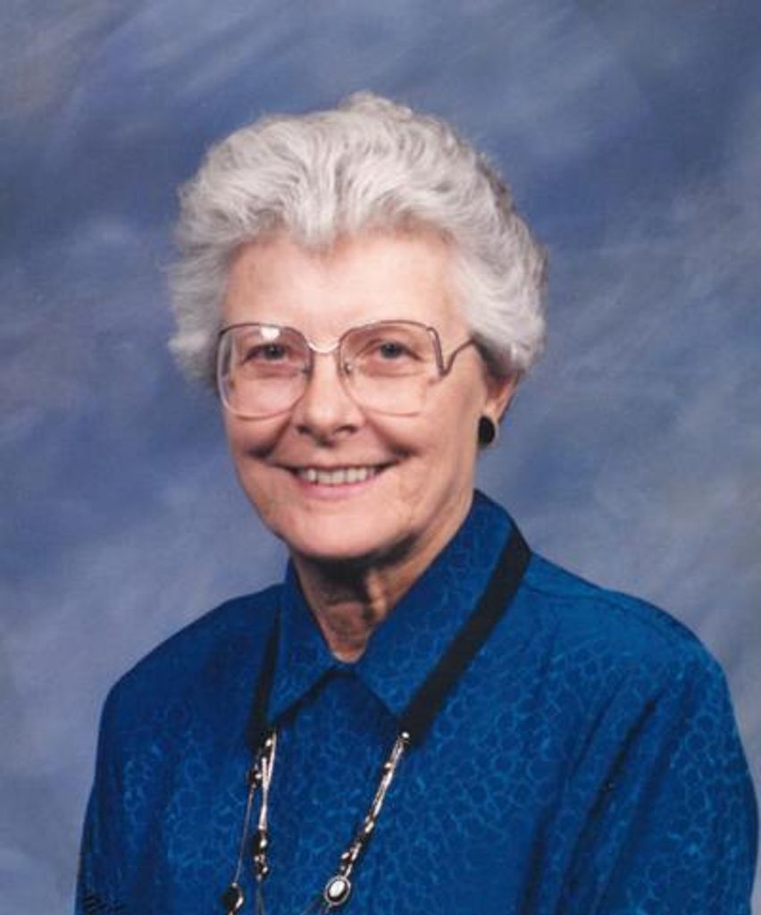 Lola Pascoe Profile Photo