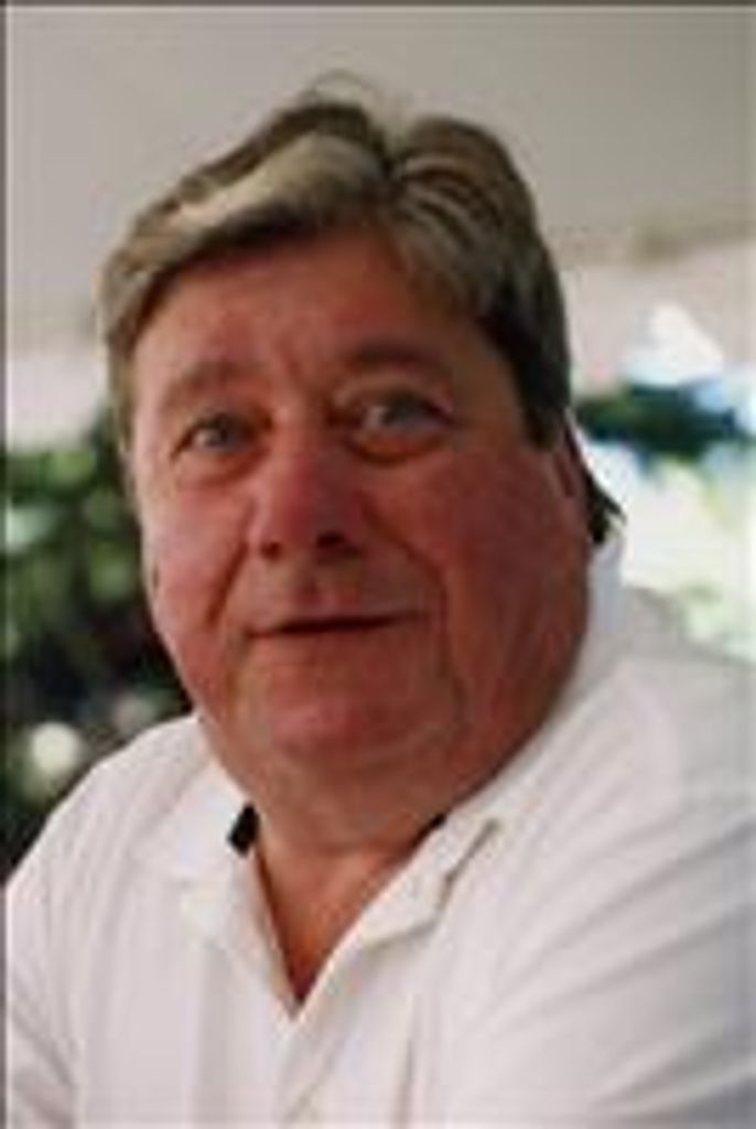 Daniel  J. Saunders