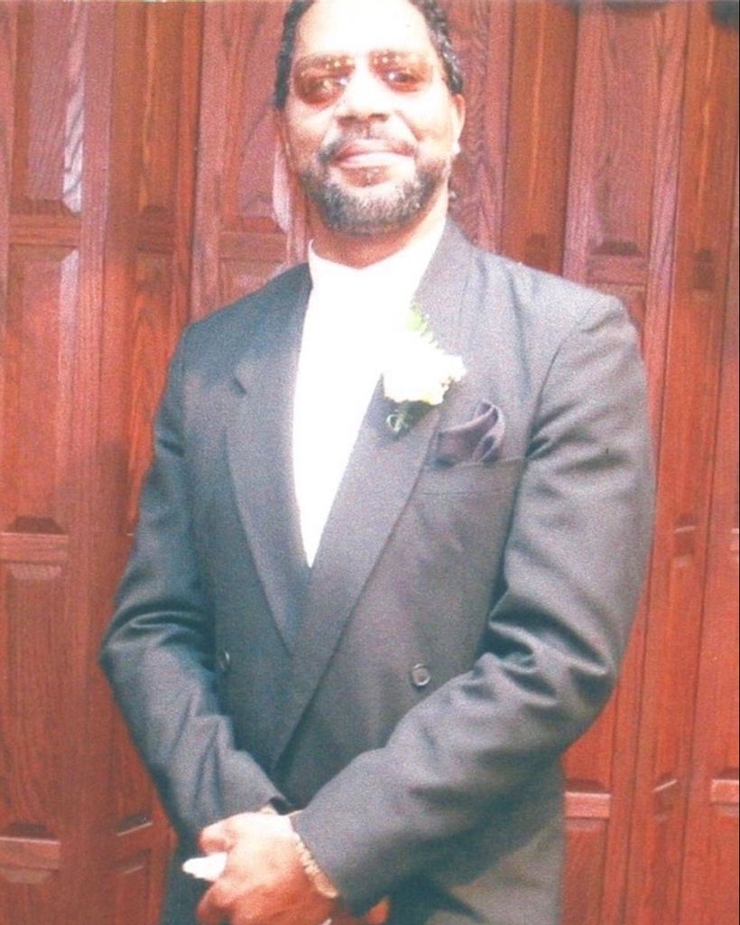 Michael Holmes