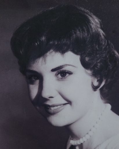 Tina Beth Routhier Profile Photo
