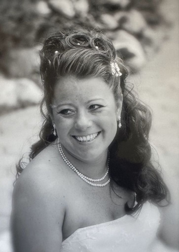 Leigh Amber Pierson Profile Photo