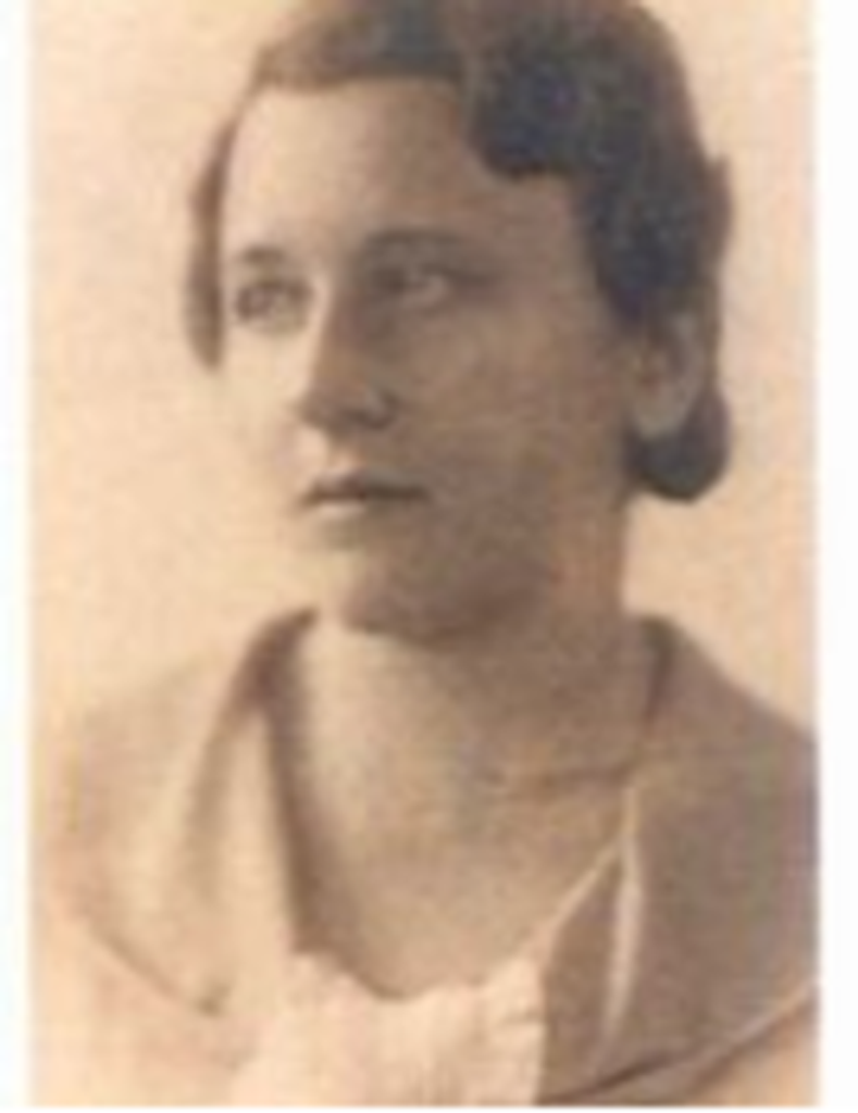 Blondine Pauline Weigel