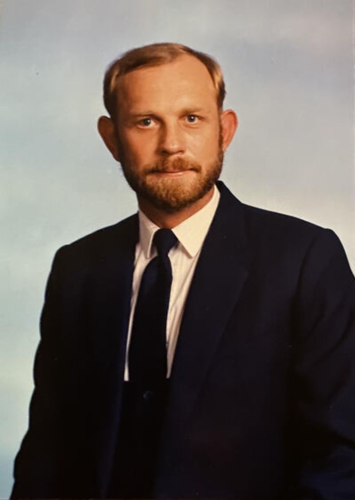 Raymond Howard Moore Profile Photo
