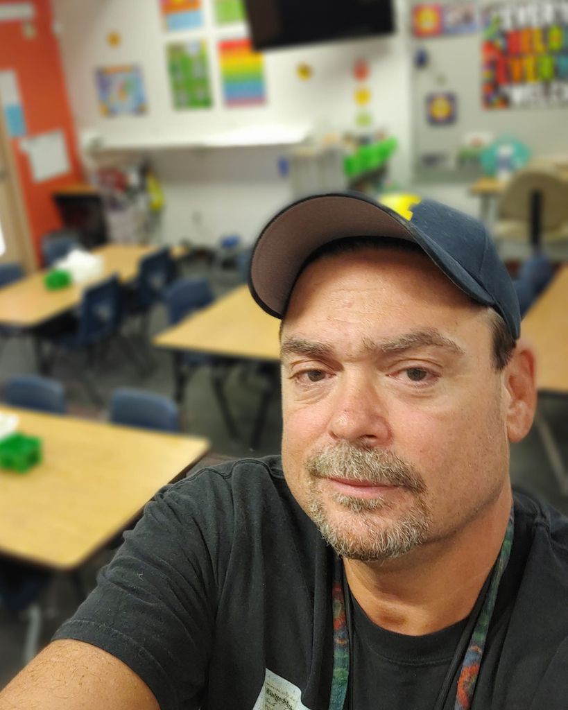 Wallace Vee Gutzmer Profile Photo