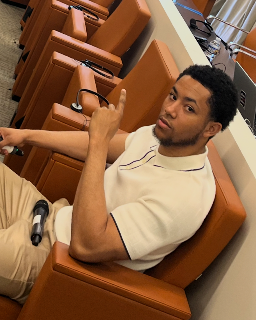 Dwight Young Profile Photo