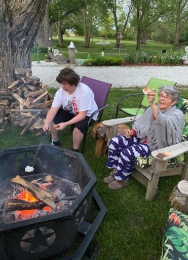 Carolyn Guay photo gallery thumbnail 2 of 13