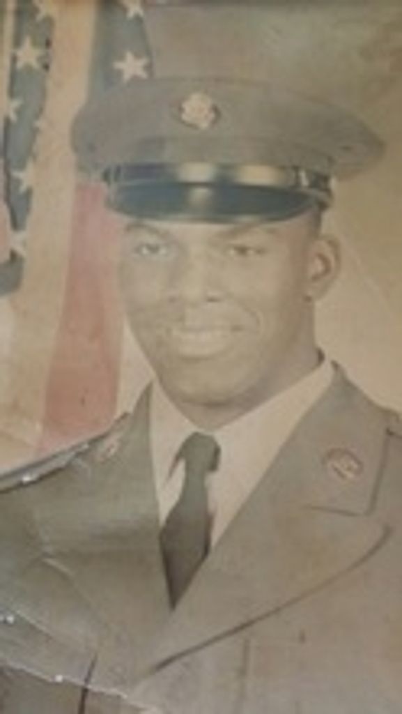 Ezell Lyons Profile Photo
