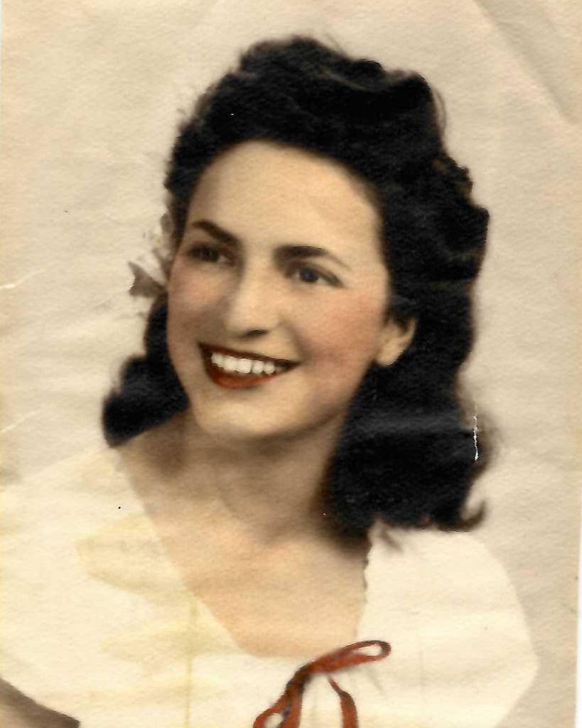 Elizabeth Sardelis Profile Photo