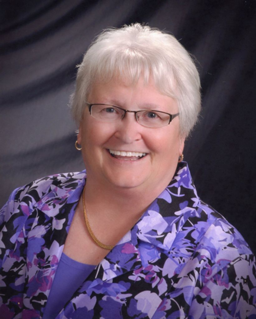 Dixie Lee Davidson Profile Photo