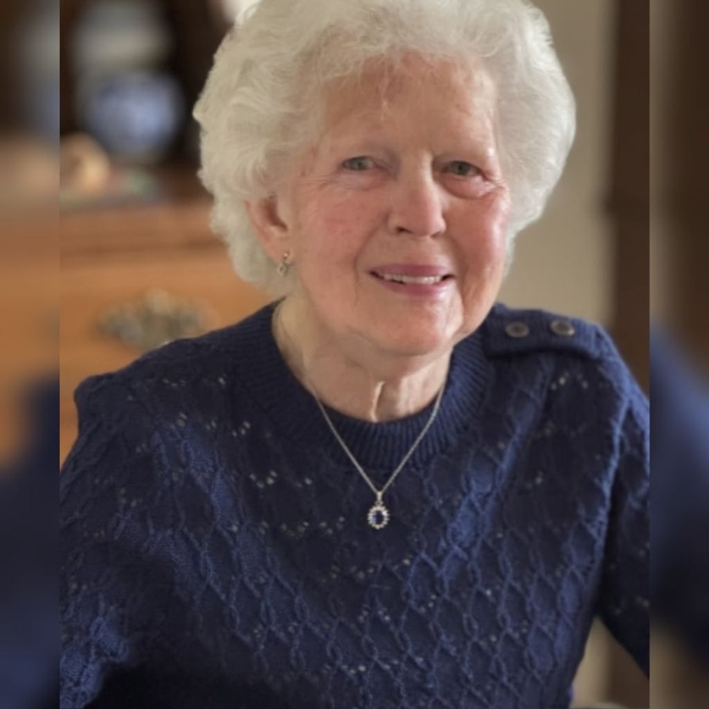 Helen Mako Profile Photo