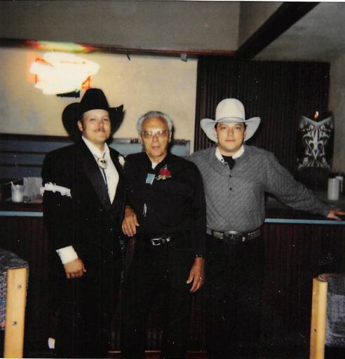 Frank R Cordeiro photo gallery thumbnail 14 of 101
