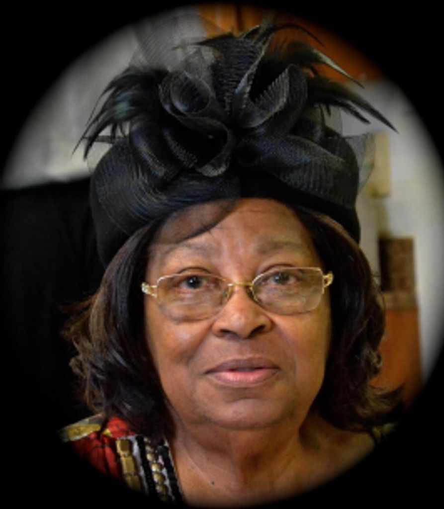 Deola Lax